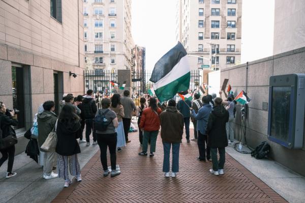 Students Co<em></em>ntinue To Occupy The Lawn Area At Columbia University On Saturday Afternoon. 