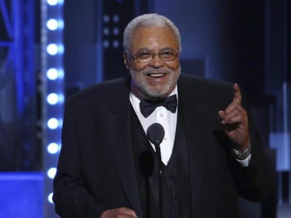 Acclaimed actor James Earl Jo<em></em>nes dies at 93