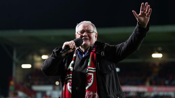 Welsh folk singer Dafydd Iwan