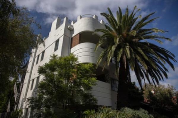 Apartments in St Leo<em></em>nards Avenue, St Kilda, Melbourne