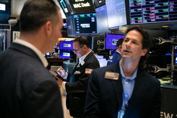 The Australian sharemarket traded slightly weaker on Mo<em></em>nday despite a positive lead from Wall Street.