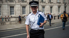 Lo<em></em>ndon police chief attacks journalist’s equipment (VIDEO)